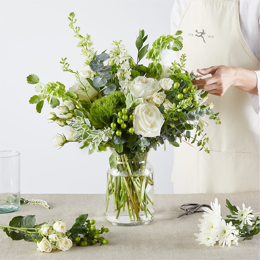 Irish Garden - A Florist Original – CHARLIE'S FLOWERS & GOURMET BASKETS, Rahway NJ