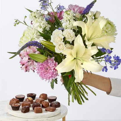 Winter Celebration Bouquet – CHARLIE'S FLOWERS & GOURMET BASKETS, Rahway NJ