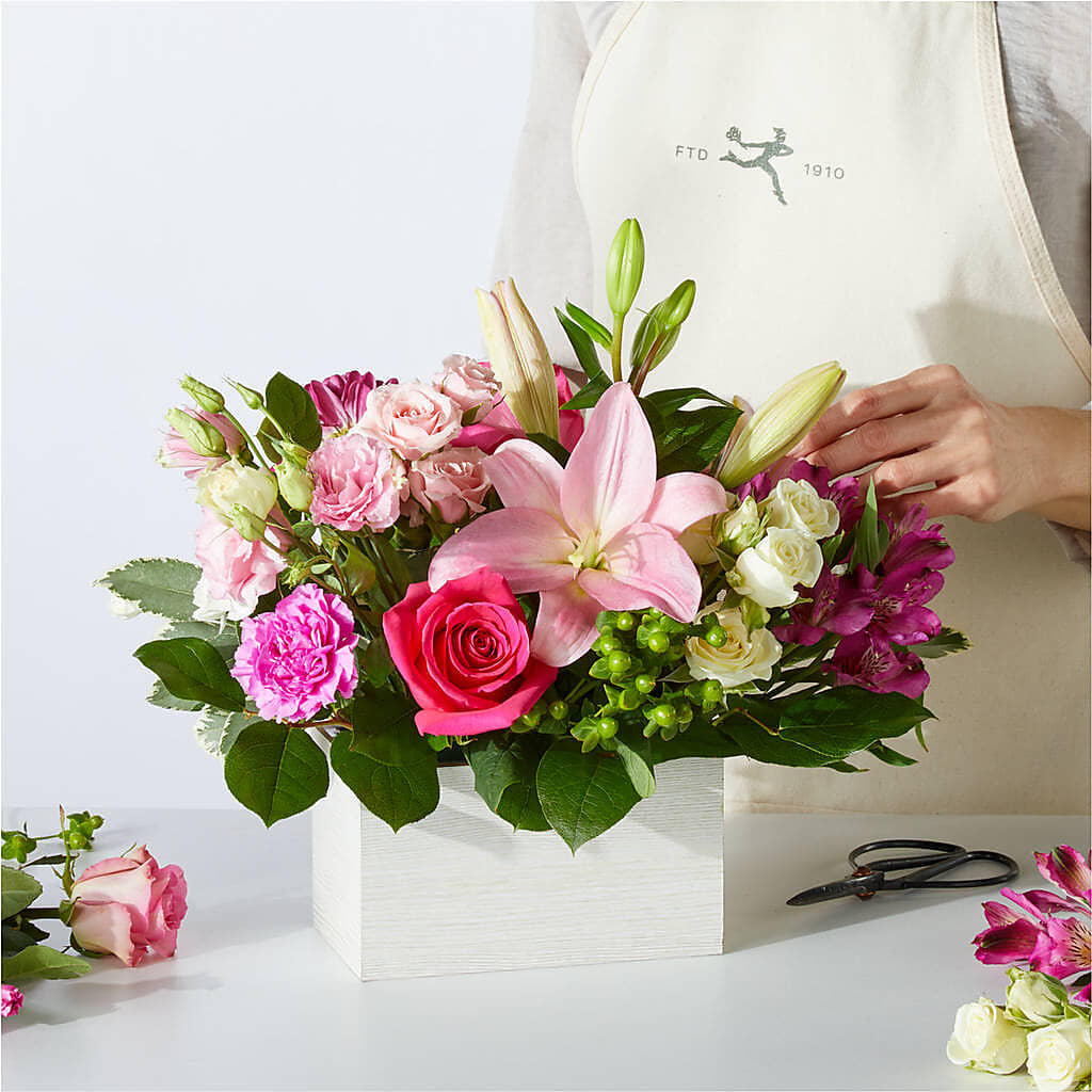 Sweetberry Box – A Florist Original – CHARLIE'S FLOWERS & GOURMET BASKETS, Rahway NJ