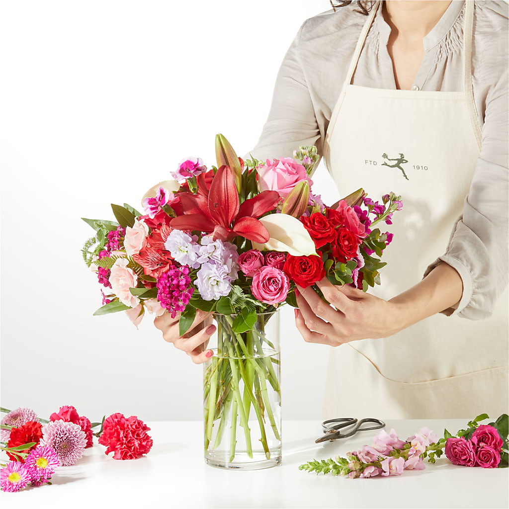 Swooning Over You - A Luxury Florist Original – CHARLIE'S FLOWERS & GOURMET BASKETS, Rahway NJ