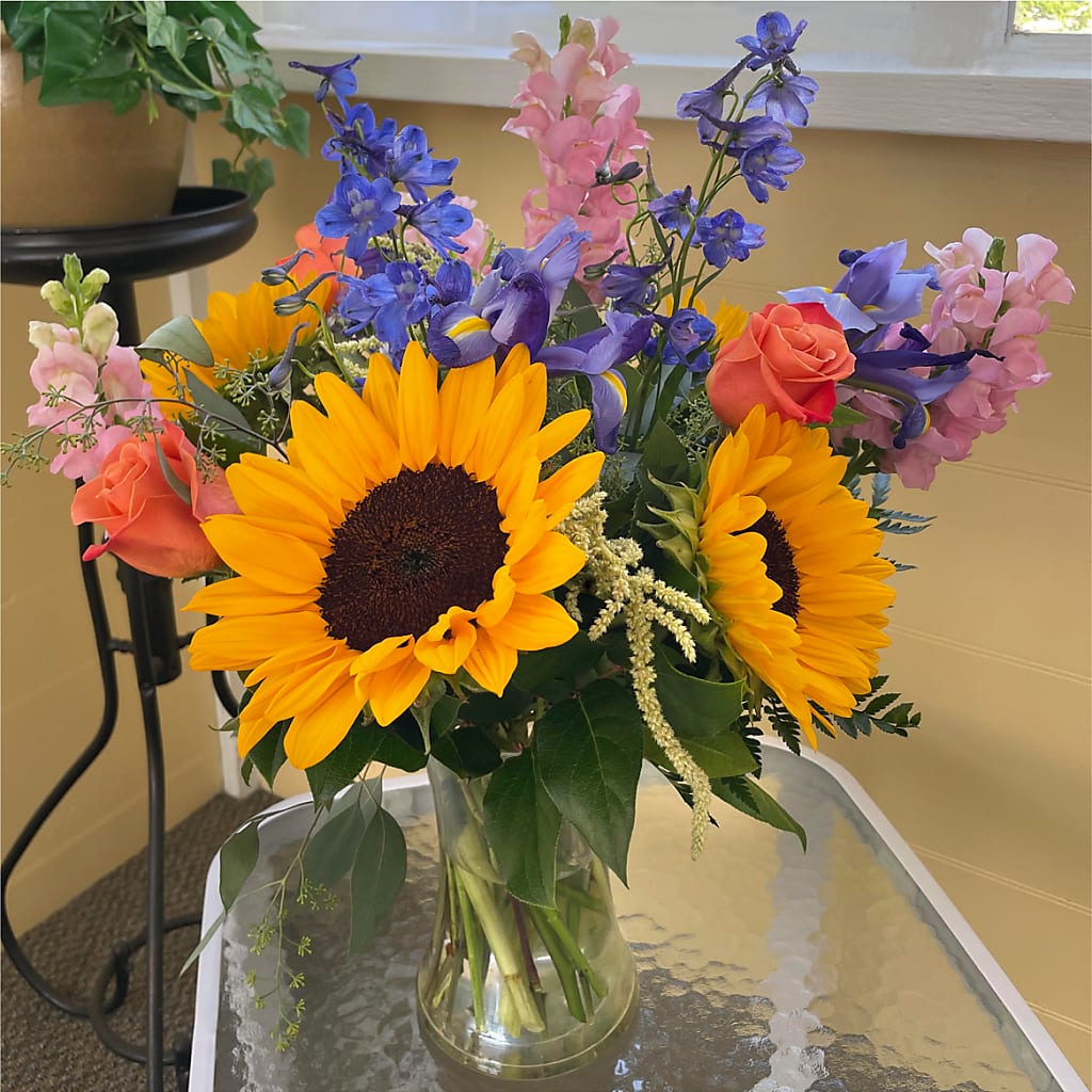Rays of Life Bouquet – CHARLIE'S FLOWERS & GOURMET BASKETS, Rahway NJ